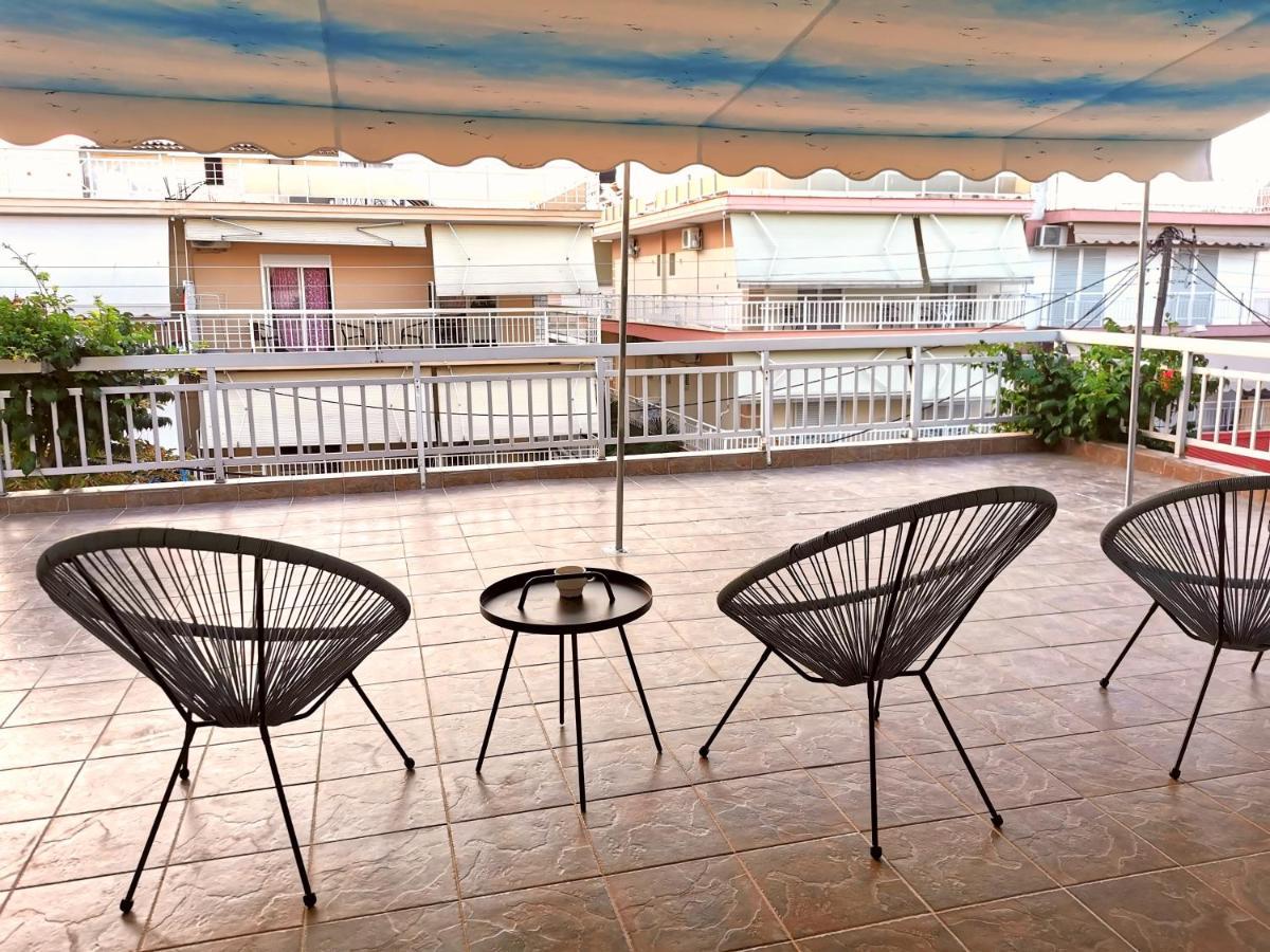 La Familia Apartments Olympiakí Aktí Buitenkant foto