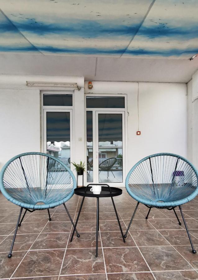 La Familia Apartments Olympiakí Aktí Buitenkant foto