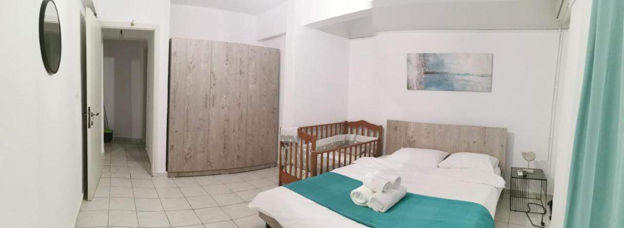 La Familia Apartments Olympiakí Aktí Buitenkant foto