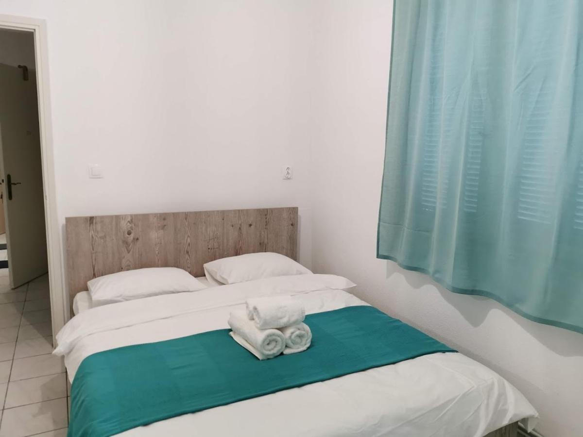 La Familia Apartments Olympiakí Aktí Buitenkant foto