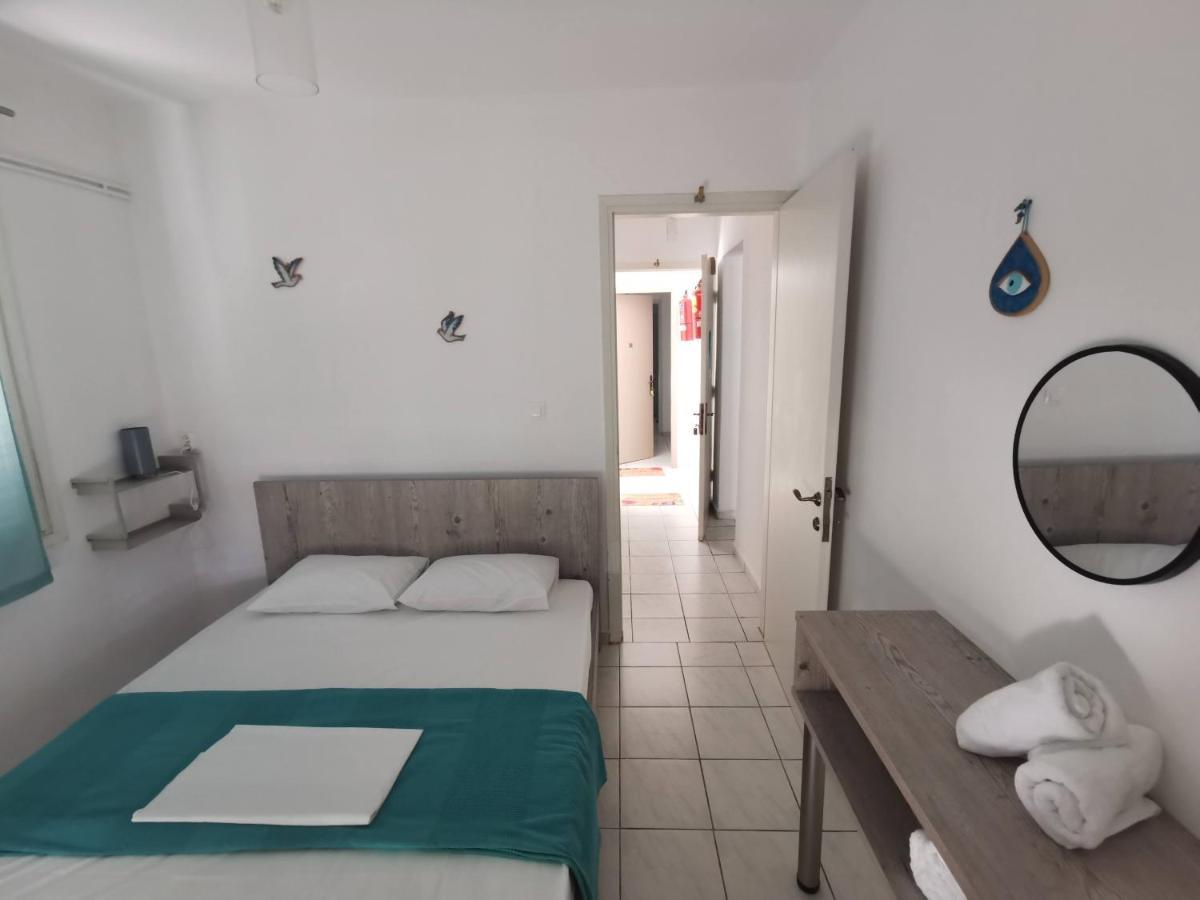 La Familia Apartments Olympiakí Aktí Buitenkant foto