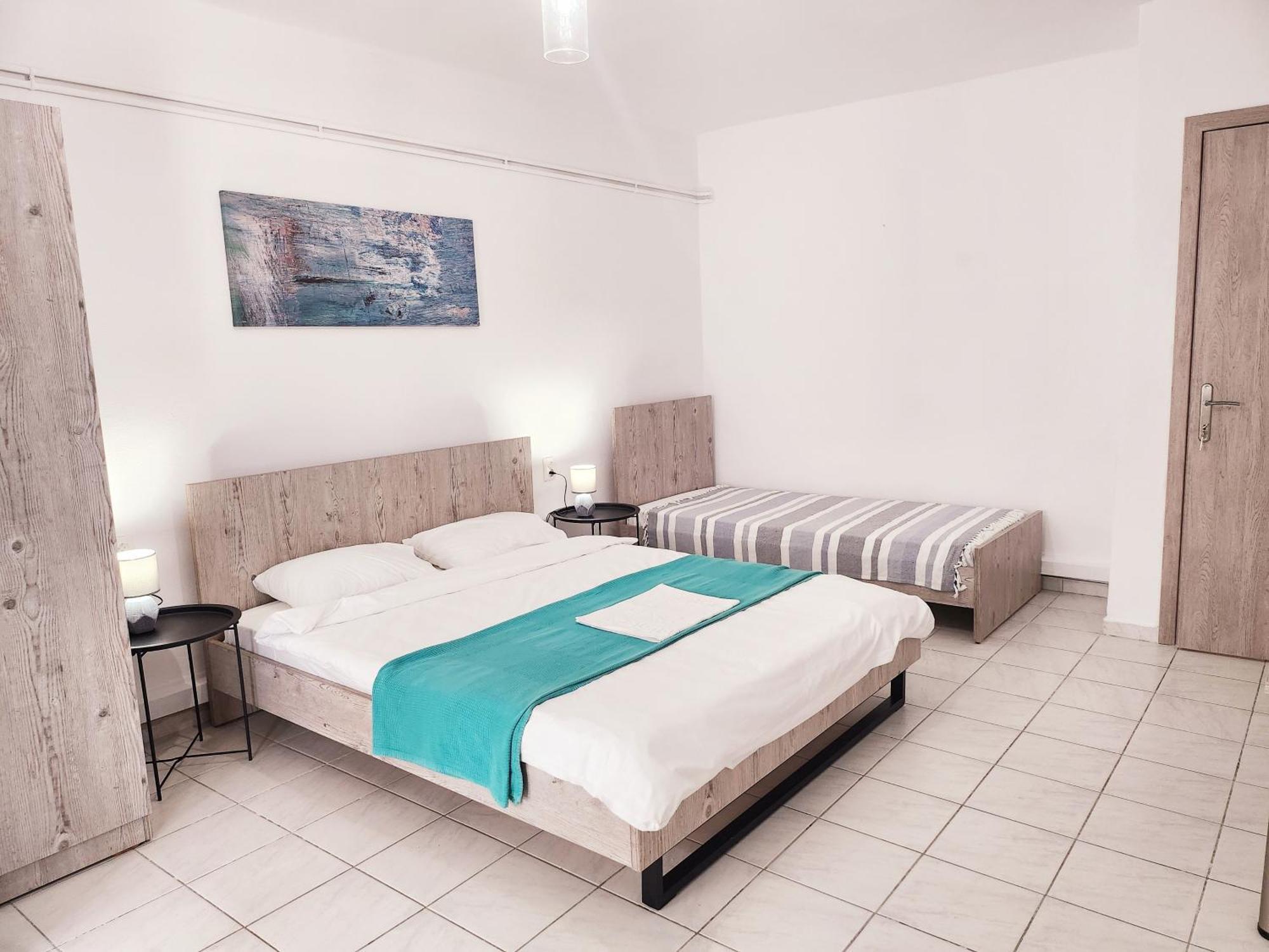 La Familia Apartments Olympiakí Aktí Buitenkant foto