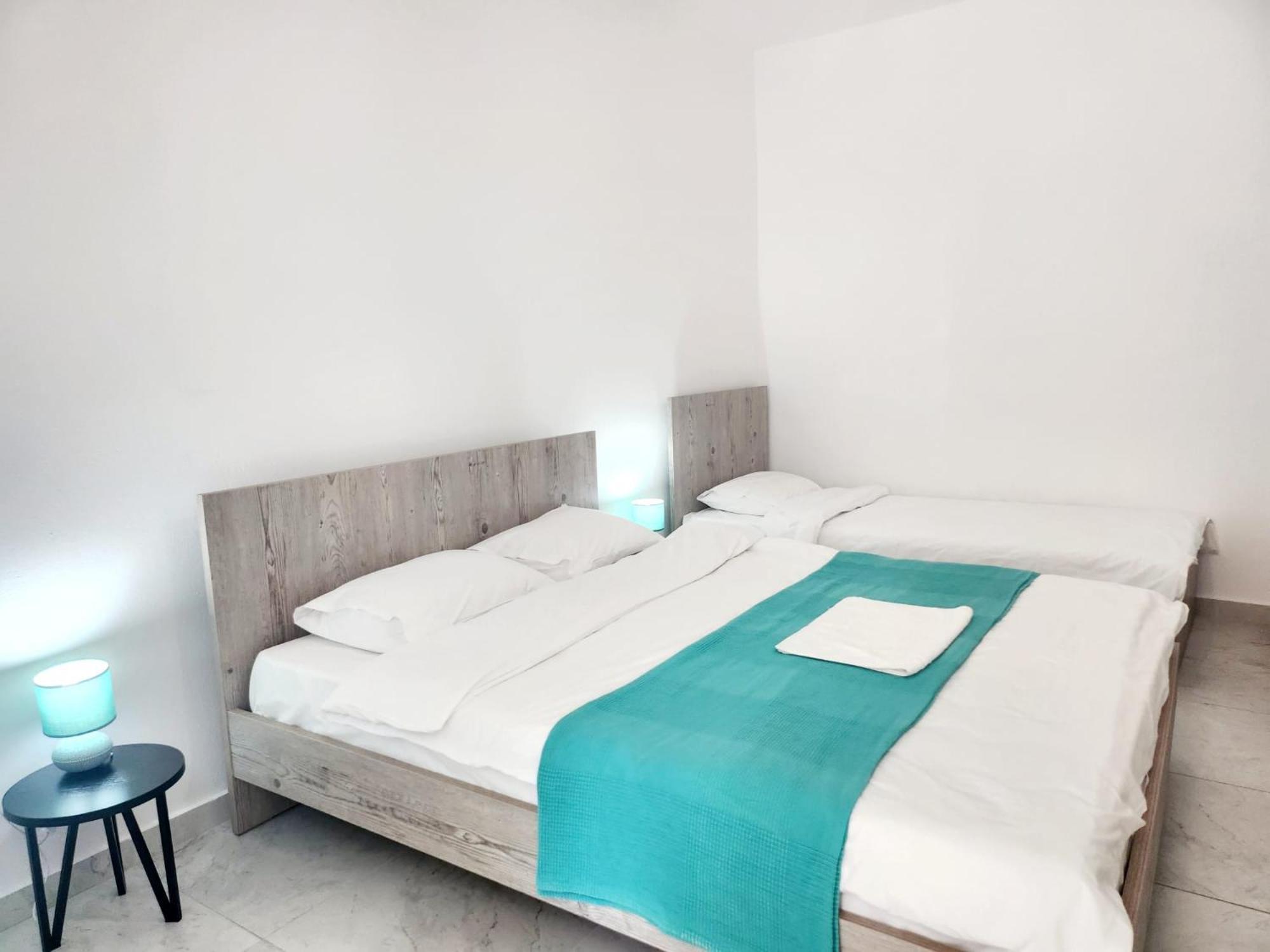 La Familia Apartments Olympiakí Aktí Buitenkant foto