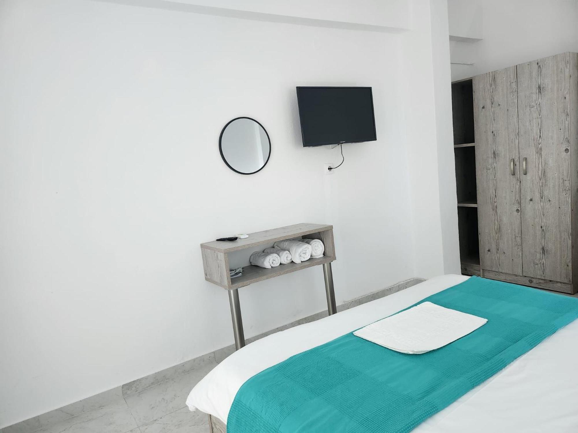 La Familia Apartments Olympiakí Aktí Buitenkant foto